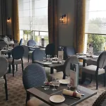 Отель Mercure Majestic Ла-Боль-Эскублак