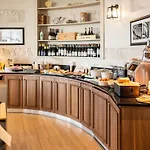 Отель Mercure Majestic