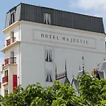 Отель Mercure Majestic Ла-Боль-Эскублак