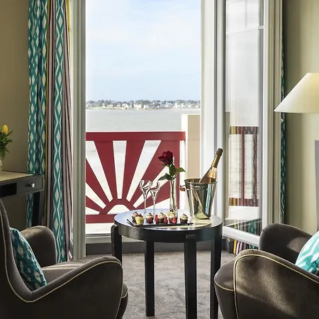 Mercure Majestic Hotel 4*